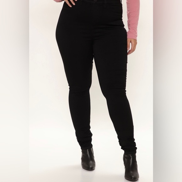 Fashion Nova Jeans - Picture 4 of 5